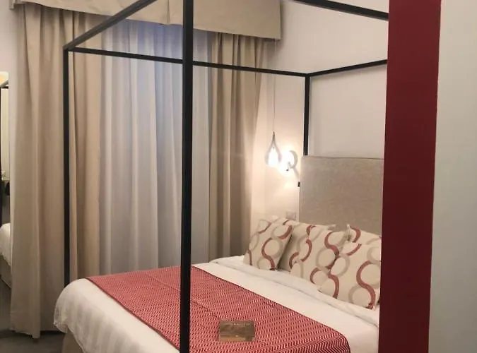 La Dimora Di Cornelia Ξενοδοχείο με διαμερίσματα 4*