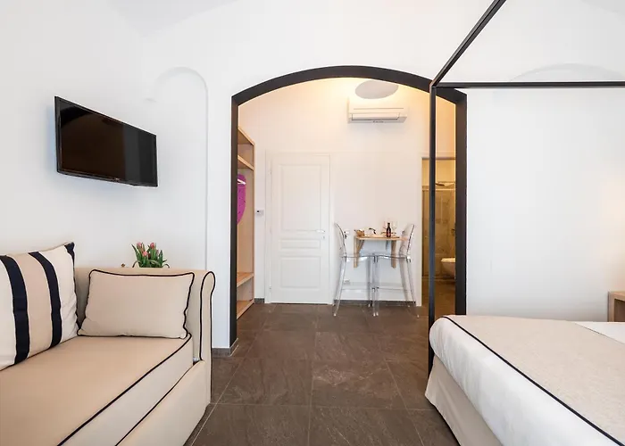 La Dimora Di Cornelia Ξενοδοχείο με διαμερίσματα 4*