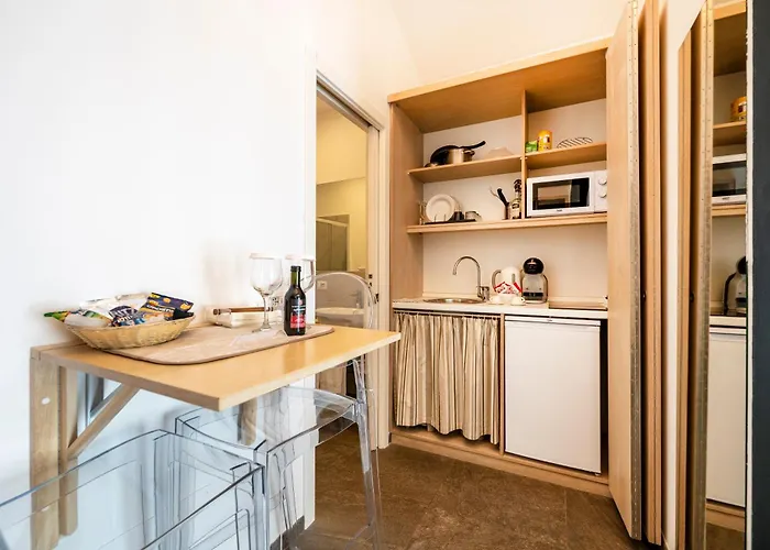 Ξενοδοχείο με διαμερίσματα La Dimora Di Cornelia 4*