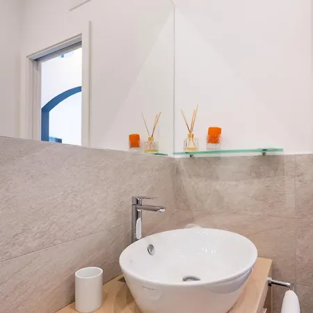 Hotel apartamentowy La Dimora Di Cornelia 4*